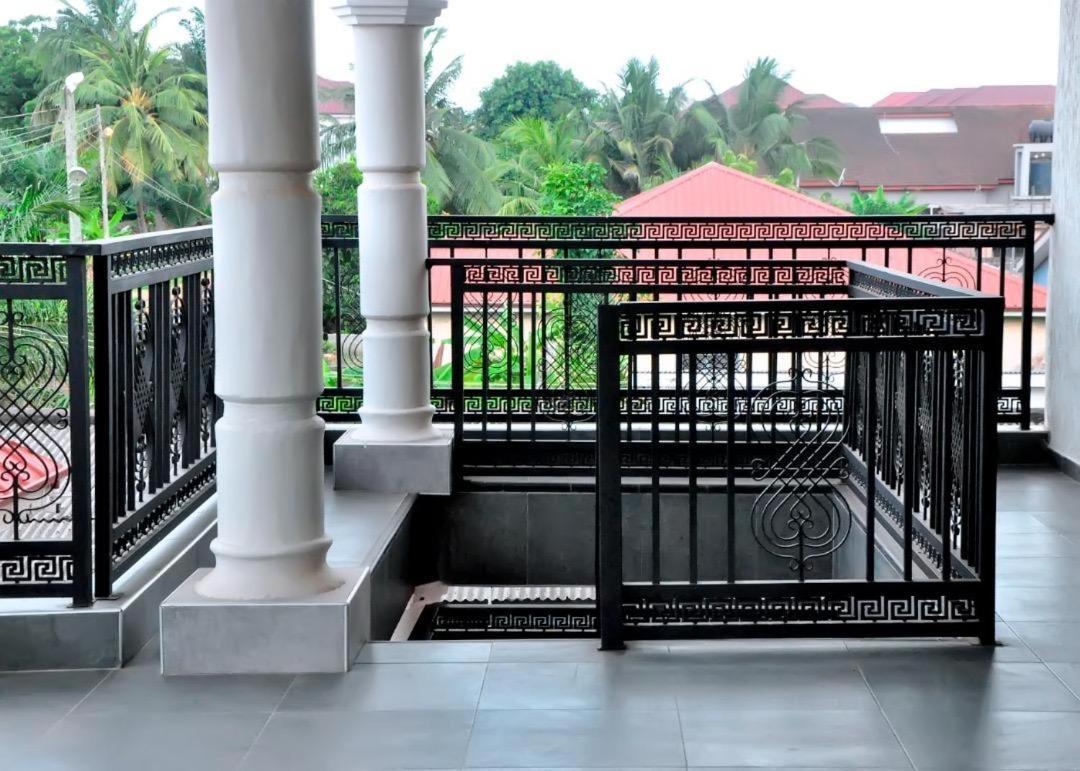 Queens Place Hotel Accra Exterior photo