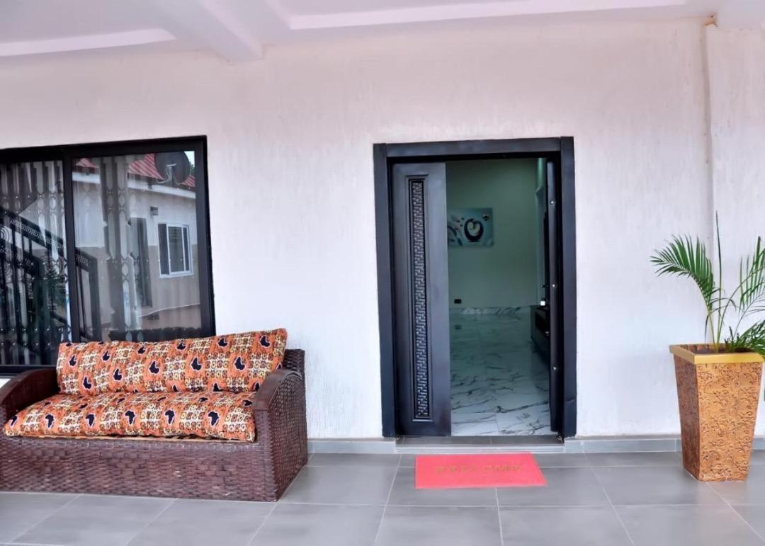 Queens Place Hotel Accra Exterior photo