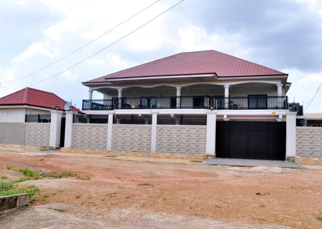 Queens Place Hotel Accra Exterior photo